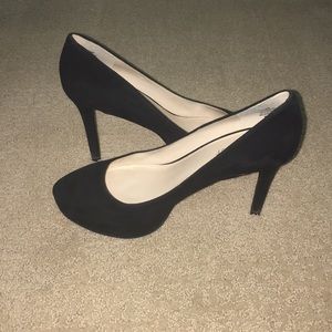 Nine West black suede heels